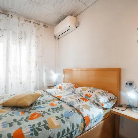 Your In Near Postiguet Beach! شقة لقنت